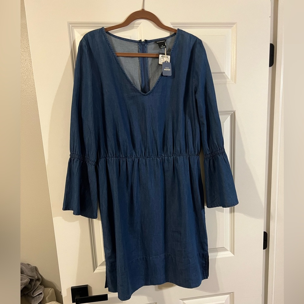 Club Monaco long sleeve denim dress
